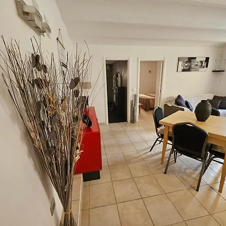 Michele Family - Centre - 2 Pieces Tranquille - A 150 M De La *