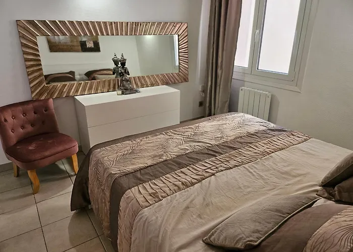 Michele Family - Centre - 2 Pieces Tranquille - A 150 M De La * Menton